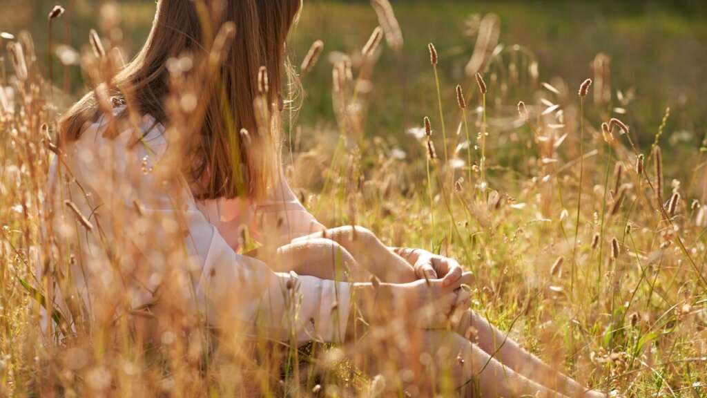 How to Be Alone and Not Feel Lonely